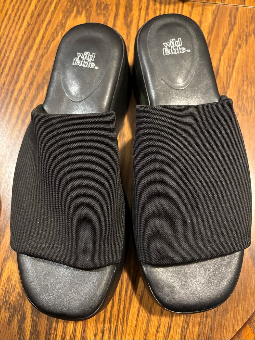 Wild Fable Women’s Black Slide Sandals y2k style size 9.